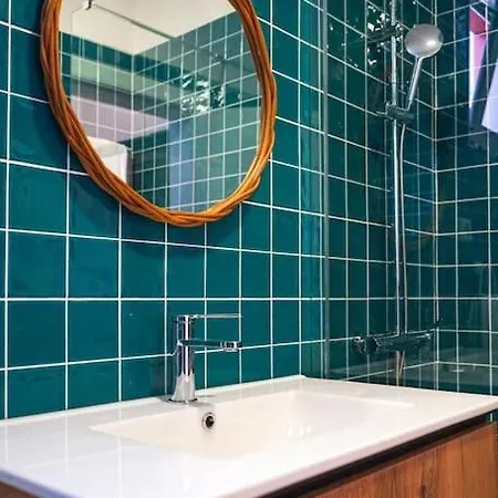 Renovated Traditional House W 3br & Outdoor Space 빌라 *