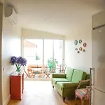 Renovated Traditional House W 3br & Outdoor Space