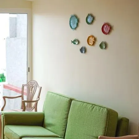 Vila Renovated Traditional House W 3br & Outdoor Space *