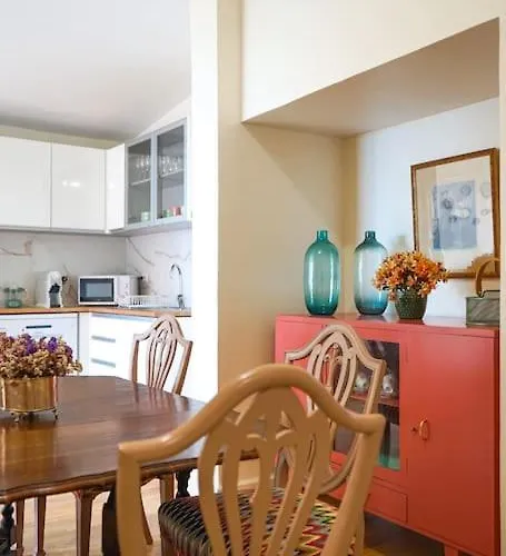 Villa Renovated Traditional House W 3br & Outdoor Space Funchal (Madeira)