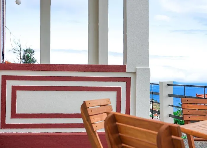Renovated Traditional House W 3br & Outdoor Space * Funchal (Madeira)