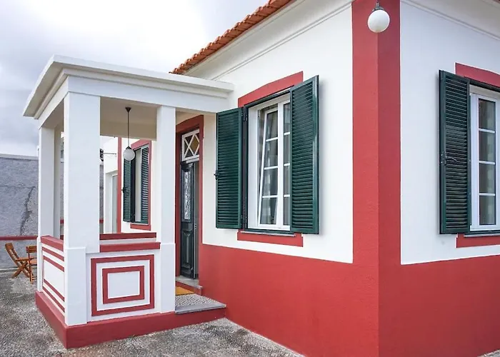 Renovated Traditional House W 3br & Outdoor Space Villa Funchal (Madeira)