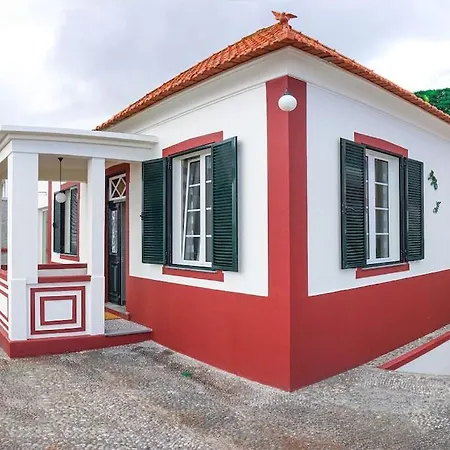 Villa Renovated Traditional House W 3br & Outdoor Space *