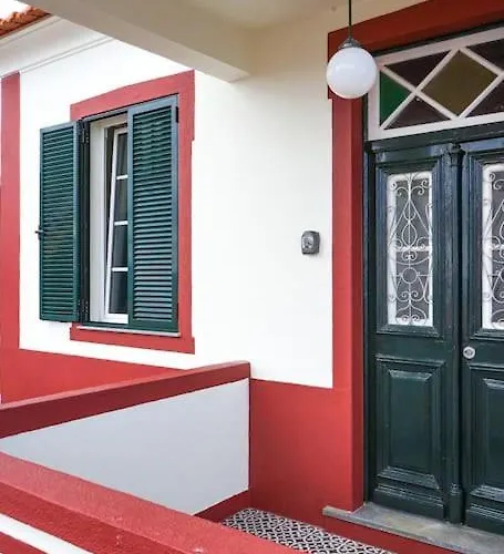 Renovated Traditional House W 3br & Outdoor Space Βίλα