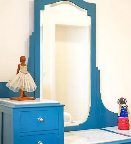 Renovated Traditional House W 3br & Outdoor Space Βίλα Φουνκάλ