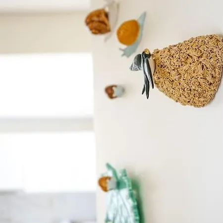 Renovated Traditional House W 3br & Outdoor Space Villa *